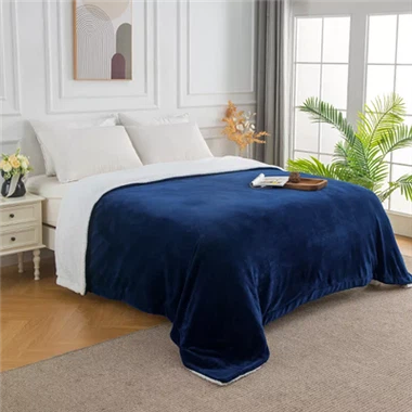 Traipu izturīga silta flaneļa sega